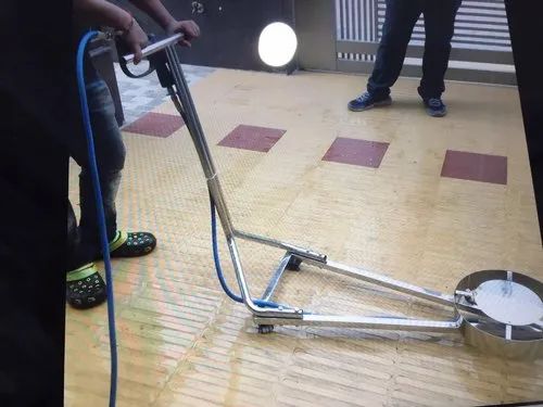 Rotating Under Body Lance